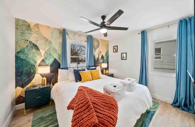 Chic 2BR Near ND King+Queen Beds Firepit/Grill