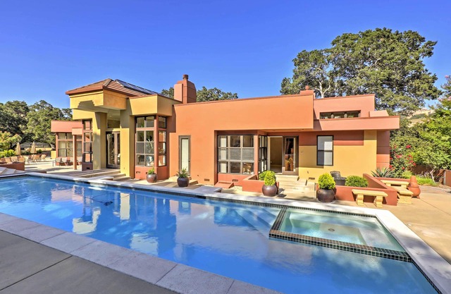 Chic California Escape w/Pool, Hot Tub & Patio!