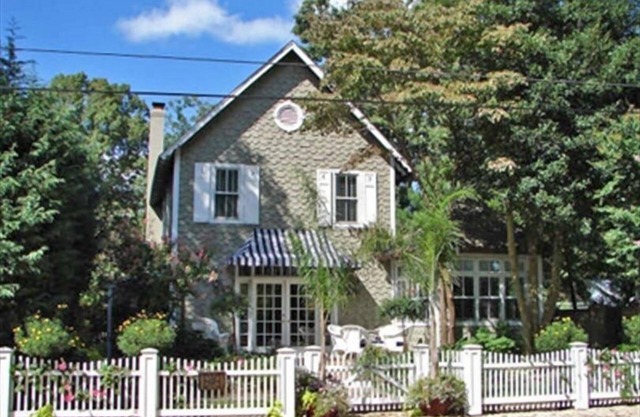 Chic Classic Five Bedroom Cottage