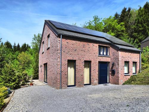 Chic Holiday Home in Durbuy with Sauna
