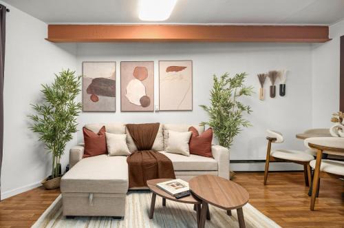 Chic Modern Unit in NYC