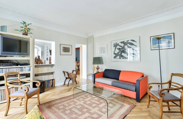 Chic Retreat – Central Marais