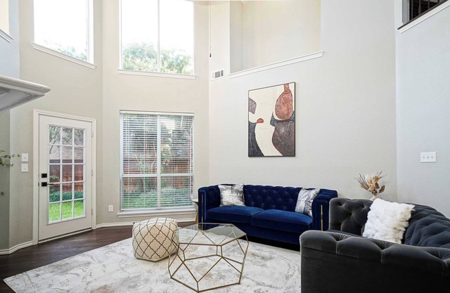 Chic Retreat on Goliad Circle - Your Ideal Getaway Awaits Here in Style! #41763