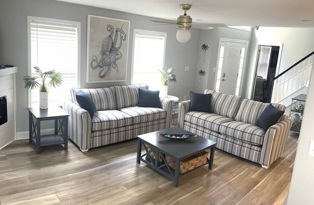 Chic & Spacious Vacation Home.Community Pool, Modern Amenities & Serene Vibes