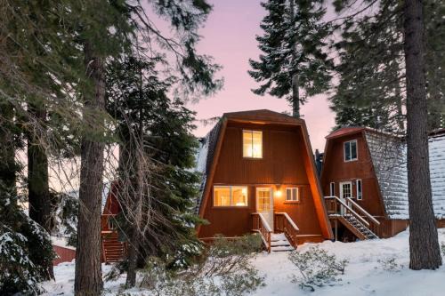 Chickaree Chickadee Buyout by AvantStay 2 Sister Cabins