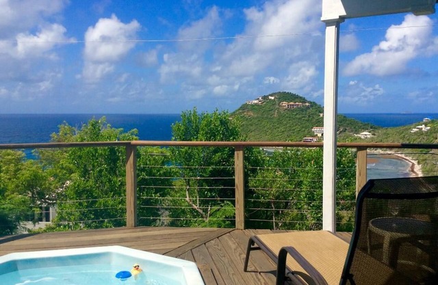 Chocolate Hole Studio-Outdoor Space, Hot Tub, Kitchenette and Beautiful Views!