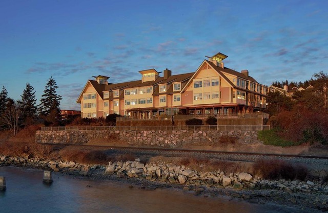 Chrysalis Inn & Spa Bellingham, Curio Collection by Hilton