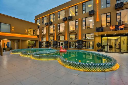 Chuxin Moshe Hotel-Free shuttle bus service from PuD'ong Airport and Disneyland is available