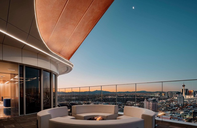 Circa Resort & Casino – Adults Only
