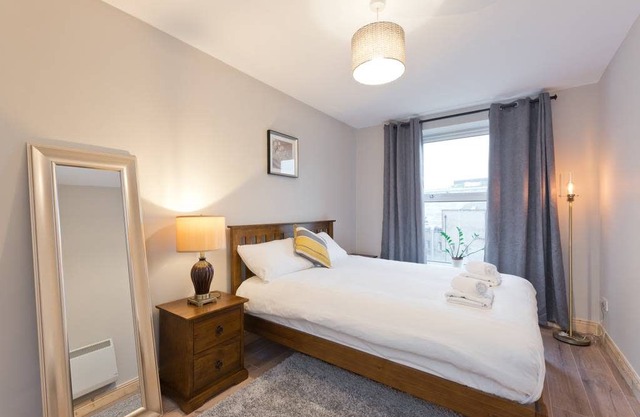 City Centre Apt 10-min walk to Temple Bar Sleeps 4 FRA682