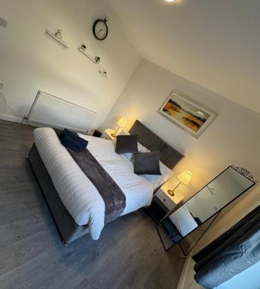 City Escape Stylish 4 bedroom house in Nottingham