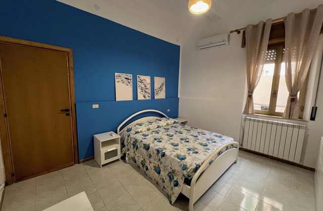 CIVICO 11 - Independent holiday home at 40 mt. from the sea. For short stays.