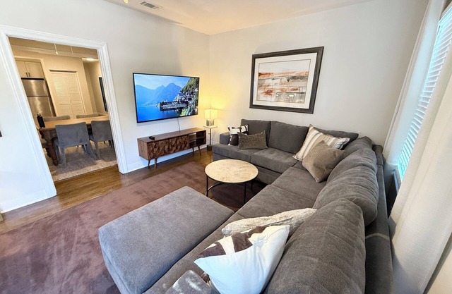 Clarksville Style + Close to Downtown - Ivory I