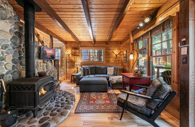 Classic Cabin in the Pines by Tahoe Getaways - Walk to Lake, Pet-Friendly 3 BR w/Yard & Hot Tub!