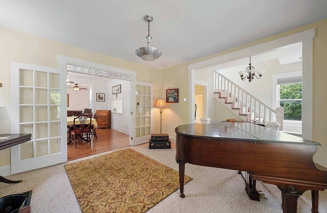 Classic Charm on Ashland – For 8