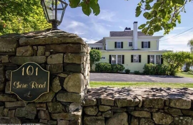 Classic oceanview cottage