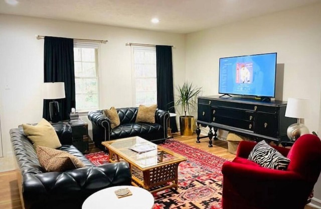 Classic on Cherry- Private Home - 1.3m from Town square -Covington -Mystic Falls