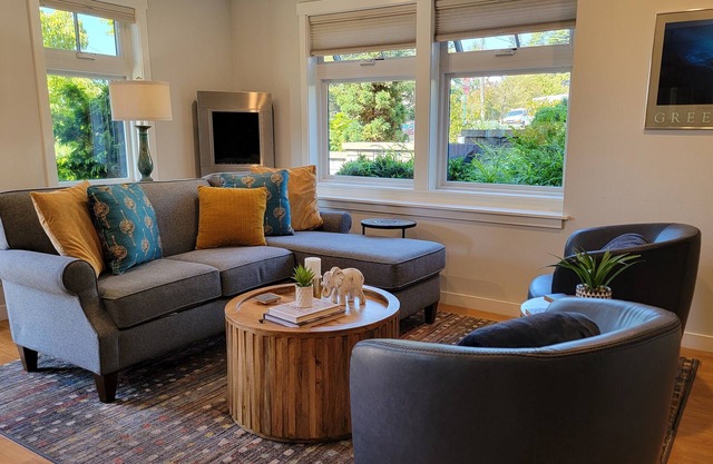 CLASSY, MODERN FAIRHAVEN CONDO WITH GARAGE & EVSE. JUST STEPS TO EVERYTHING!