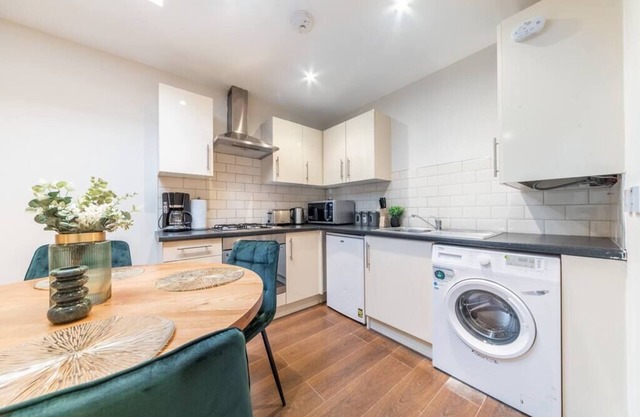 Clean and Comfy 2BR Apartment Perfect Location