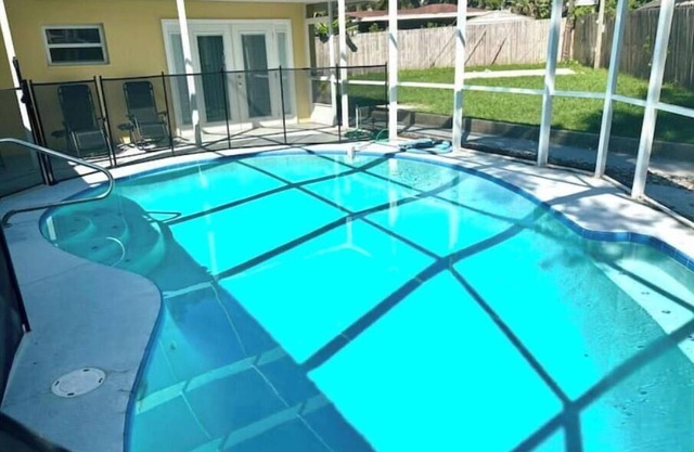 Clearwater Relaxing Pool Home 10PPL