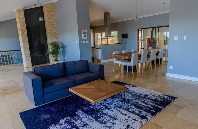 @Cliff House -The Upper Room in a quiet; secure; northern suburb in Johannesburg