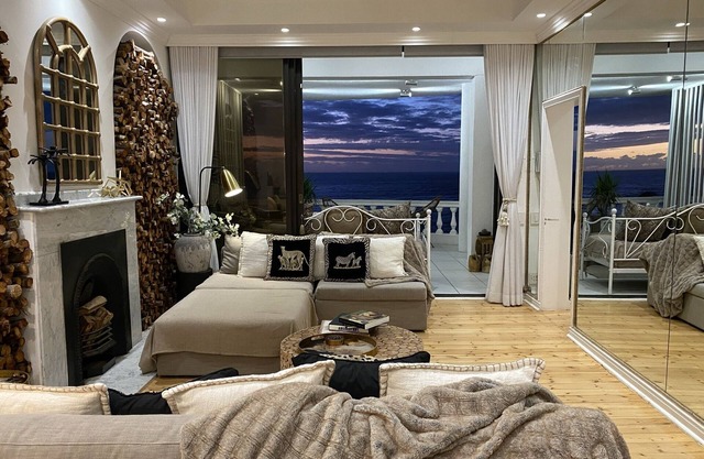 Clifton YOLO Spaces - Clifton Beachfront Dream