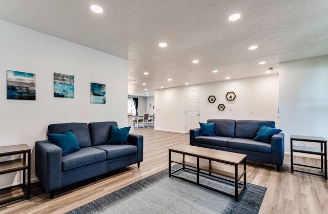 Close to Autzen, Hayward, & Hospitals