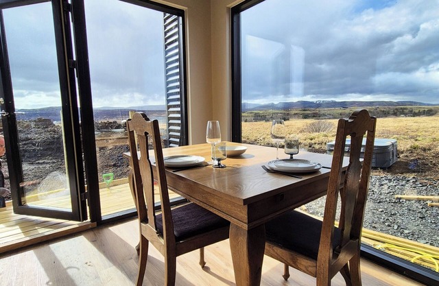 Cosy Northern Ligths Cabin with hot tub and magical views on the Golden Circle