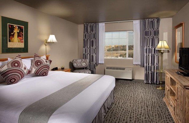 Coast Hilltop Inn