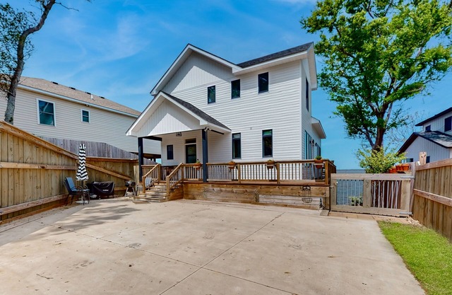 Coastal Bliss Awaits: Serene Retreat in Gated Community, Kill Devil Hills Haven