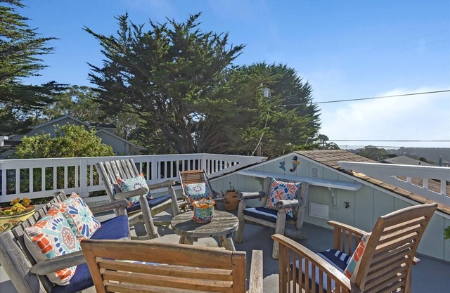 Coastal Charm: Ocean Views, Hot Tub, Fire Pit Near Tide Pools, Surfing, & SFO
