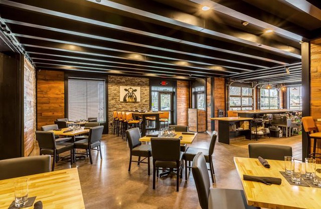 Cobblestone Hotel & Suites - Stevens Point