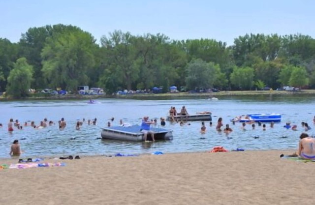 Cobblestone Inn and Suites - Lake View