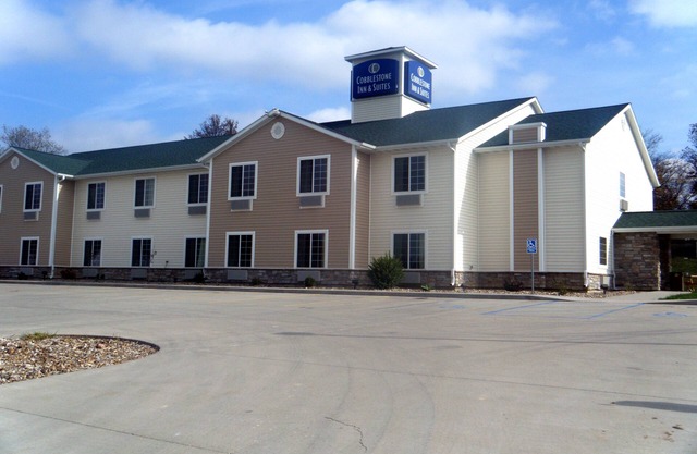 Cobblestone Inn & Suites - Bloomfield