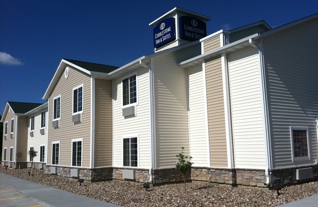 Cobblestone Inn & Suites - Bloomfield