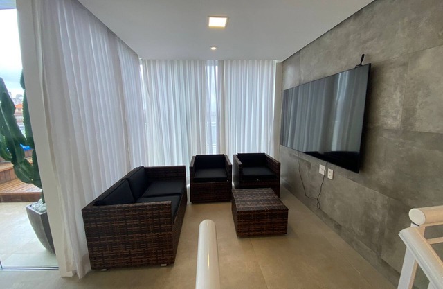 Cobertura Luxo à 50m da Praia Forte Cabo Frio com spa Para 7 Pessoas