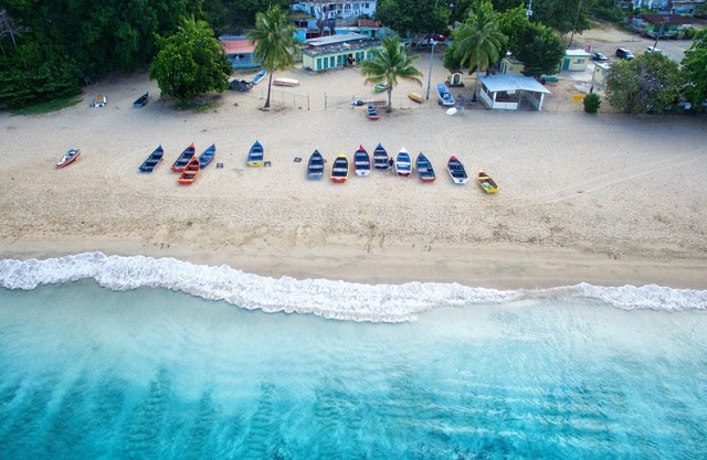 Cocoloba At Crash Boat Beach Experience 