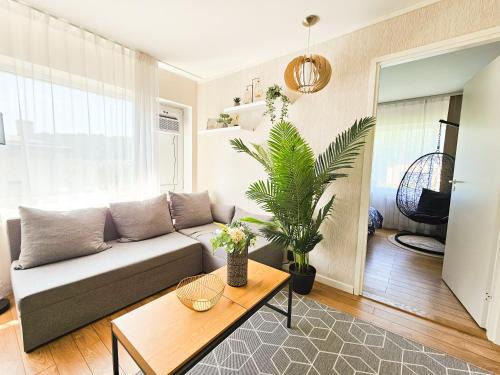 Cofy Rentals - centrally located, quiet district, air-conditioning, free parking, 24-7 express check-in-out, close to sea and everything you need for living!