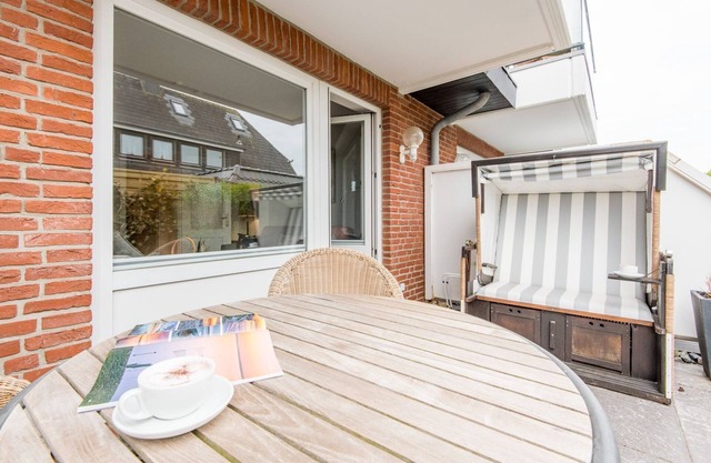 Coherent. South-facing terrace. The sound of the sea. - House Norderstraße