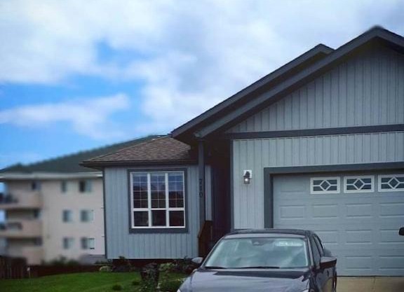 Cold Lake Retreat - 5 min walk to the beach & marina! (Pet Friendly)