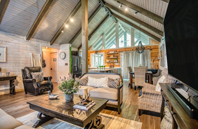 Come Away Cabin, a Luxury Retreat