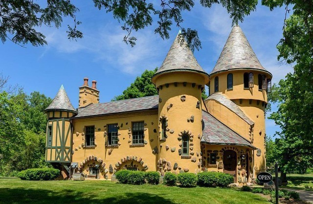 Come Create Memories w/Fun-filled Adventures at this Paradise! Free Parking!