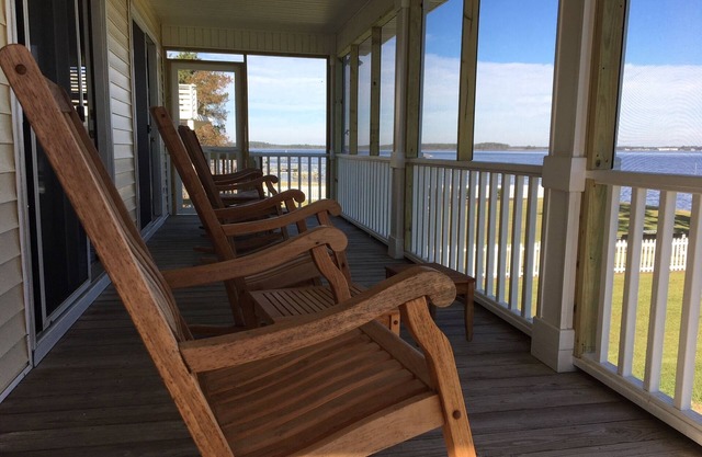 Come enjoy our Porch on the Pungo. Relax on the Pungo River!