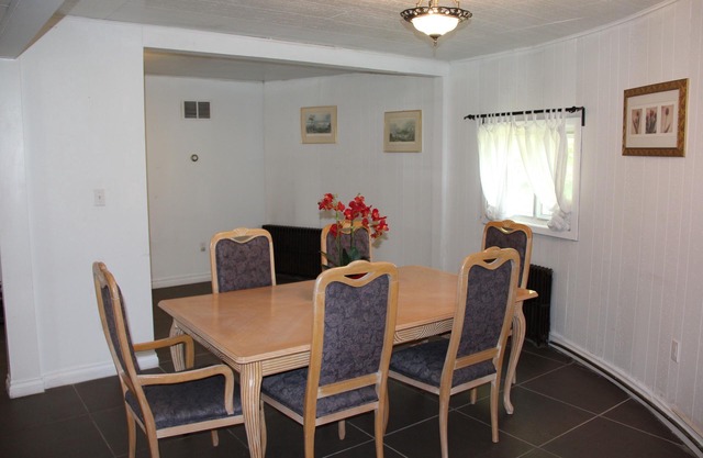 Come relax at our country oasis, close to Toronto, Lake Ontario & Niagara