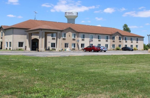 Comfort and Convenience! Free Breakfast, Free Parking, Near Cypress Slough