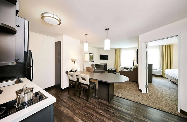 Comfort and Convenience! Kitchen, Parking Onsite, Pets Allowed