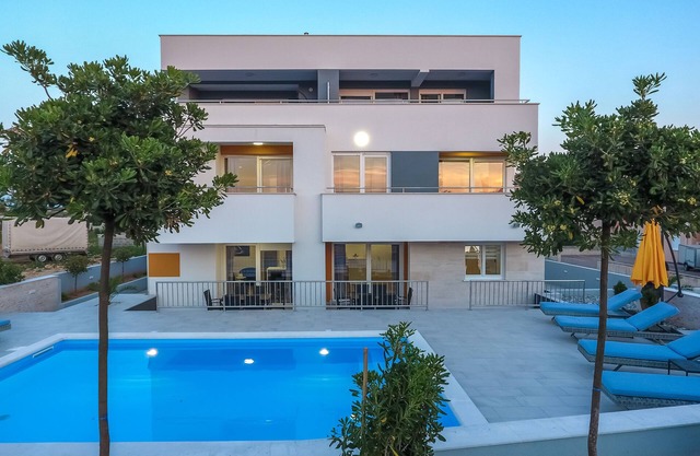 Comfort Apartment with Pool, Terrace and Free WIFI