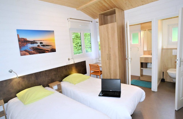 Comfort chalet sleeps 8