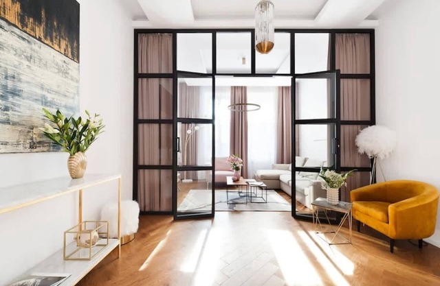 Comfort, elegance and art in heart of Old Town