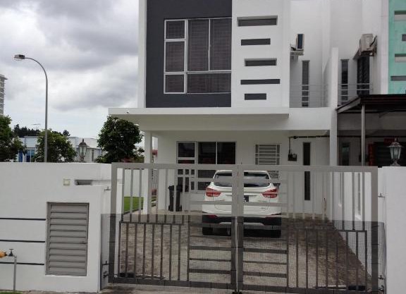 Comfort Holiday Home @ Bukit Indah